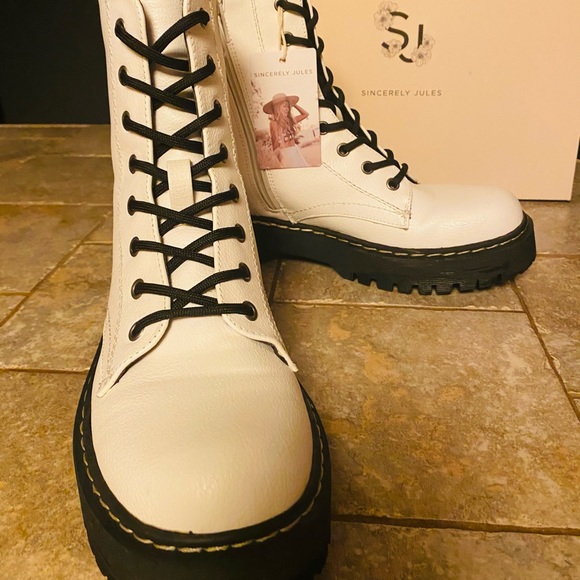 SOLD - Picture 4 of 5